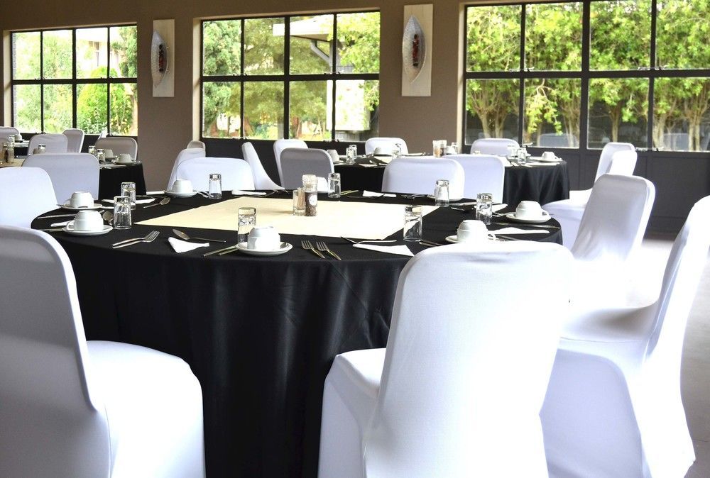 Vista Ort Hotel Kempton Park Bagian luar foto